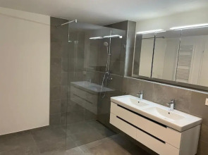 3 bedrooms Terrace Garden Parking