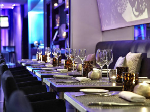 Renaissance Paris Arc de Triomphe Hotel