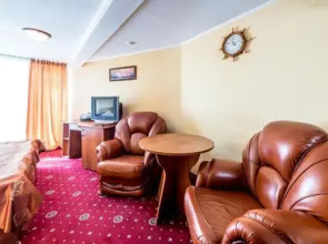 Адмирал Яхт-клуб