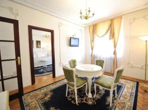 Queen's Astoria Design Hotel