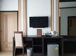 Swan Lake Hotel Sattahip