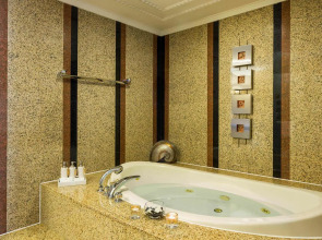 Renaissance Riverside Hotel Saigon