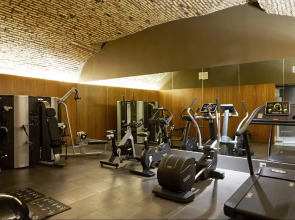 Отель The Building