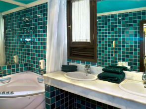 Regency Country Club, Apartments Suites