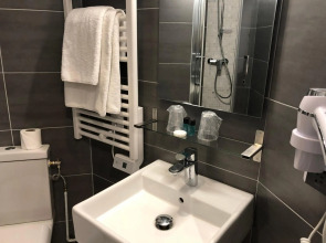 The Originals City, Hôtel Lecourbe, Paris Tour Eiffel