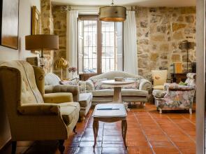 Hotel  YIT La Casona del Arco