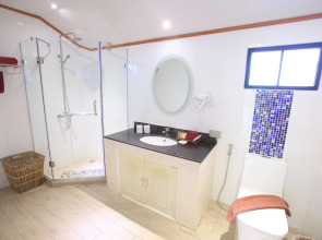 P. P. Erawan Palms Resort