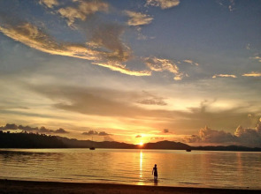 Ausan Beach Front Cottage and Restaurant