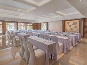 Henann Crystal Sands Resort