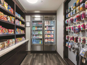 La Quinta Inn & Suites by Wyndham Plantation at SW 6th St