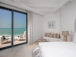 Anantara Santorini Abu Dhabi Retreat - Adults Only