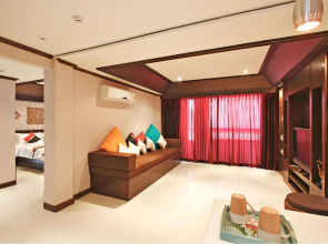 Отель Rayaburi Hotel Patong