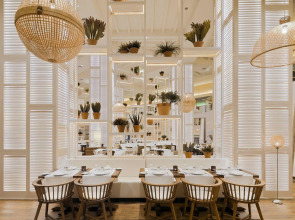 Отель H10 Conquistador