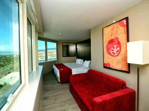 Ramada Encore by Wyndham Izmir