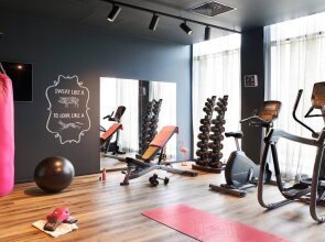 Moxy Edinburgh Airport