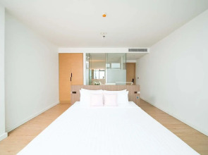 Seven Zea Chic Hotel