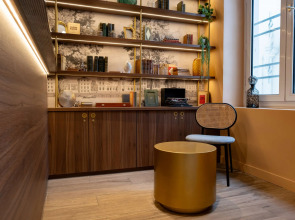 Kyriad Paris 10 - Canal Saint Martin - République