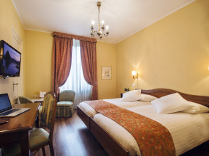 International au Lac Historic Lakeside Hotel