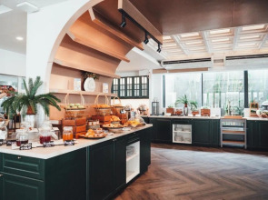 Anona Beachfront Phuket Resort