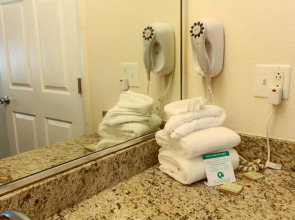 Super 8 by Wyndham Orlando International Drive