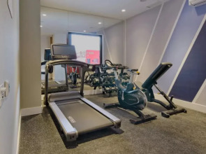 Holiday Inn Express Madrid Airport by IHG