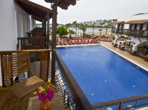 Costa Bitezhan Hotel