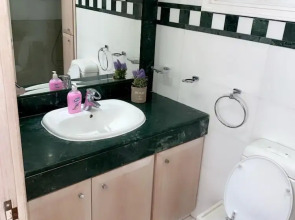 Larnaca Seaview Rooms