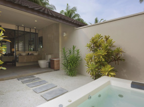 Lily Beach Resort & Spa 