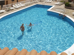 Paradise Court Aparthotel