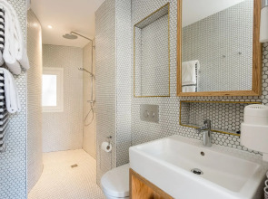 Отель Montholon Paris