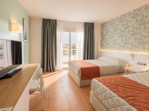 Ponient Pirámide Salou by PortAventura World