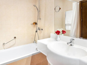 Yantra Grand Hotel -Sharlopov Hotels