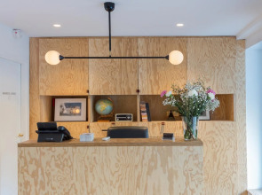 Отель Montholon Paris