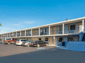 Econo Lodge Phoenix North I-17