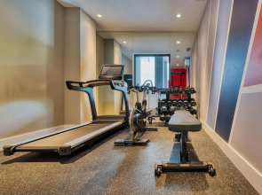 Holiday Inn Express Madrid Airport by IHG