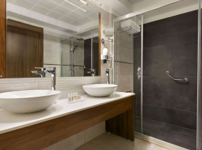 Ramada by Wyndham Van