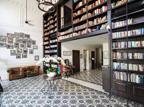 The Alcove Library Hotel