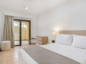 Royal Sunset Beach Club