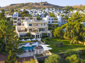 Farrys Boutique Hotel & Beach Club