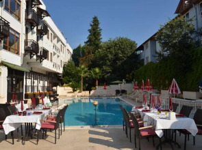 Melissa Moment Apart