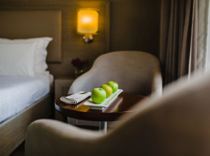 Napa Plaza Hotel - Adults Only