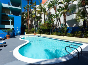 Ramada Plaza by Wyndham West Hollywood Hotel & Suites