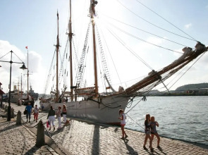 Slottsskogens Hostel