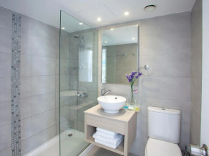 Limanaki Beach Hotel