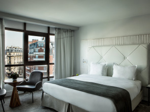 Le Parisis Paris Tour Eiffel