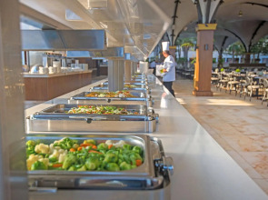 Adams Beach Hotel & Spa