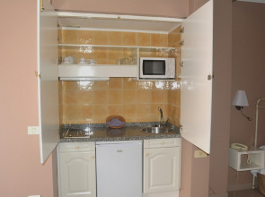 RF Astoria - Only Adults