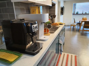 Crossroad Backpackers