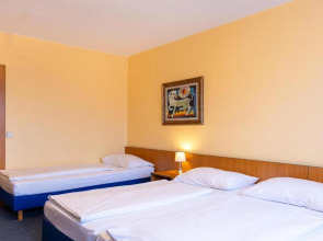 Good Morning + Berlin City East