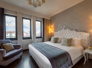 Carnival Palace Hotel